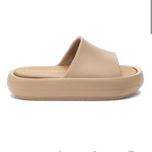 J Slides Eva Squish Sandals in Sand. Size 7 NIB